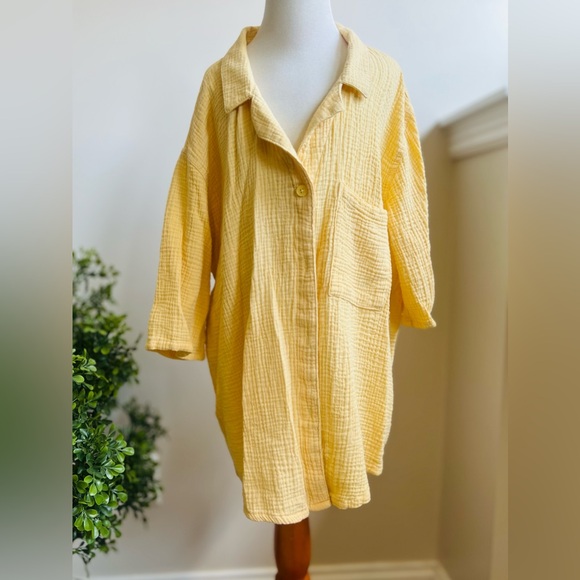 Serra Tops - Serra yellow button down shirt sleeve large top great material texture